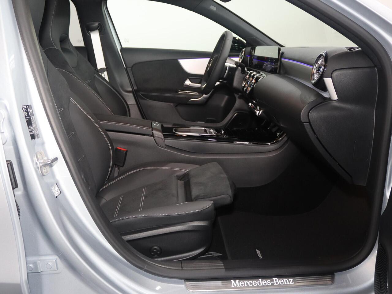 Mercedes-Benz A-KLASSE 180 Business Solution AMG | Panoramaschuifdak | Nightpakket | AMG Line Plus | Head-up display | 360° camera