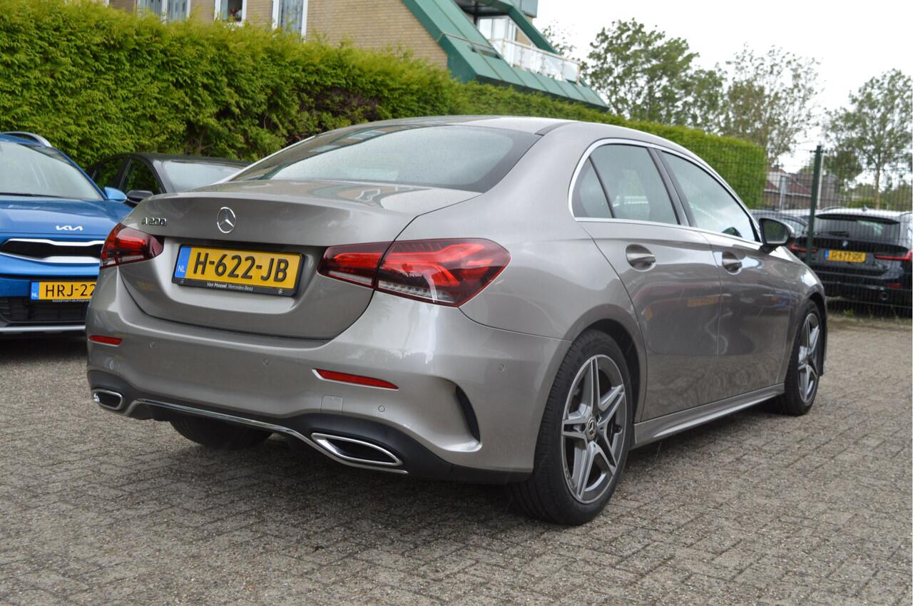 Mercedes-Benz A-KLASSE 200 Business Solution AMG NL-Auto / Clima / Sportstoelen