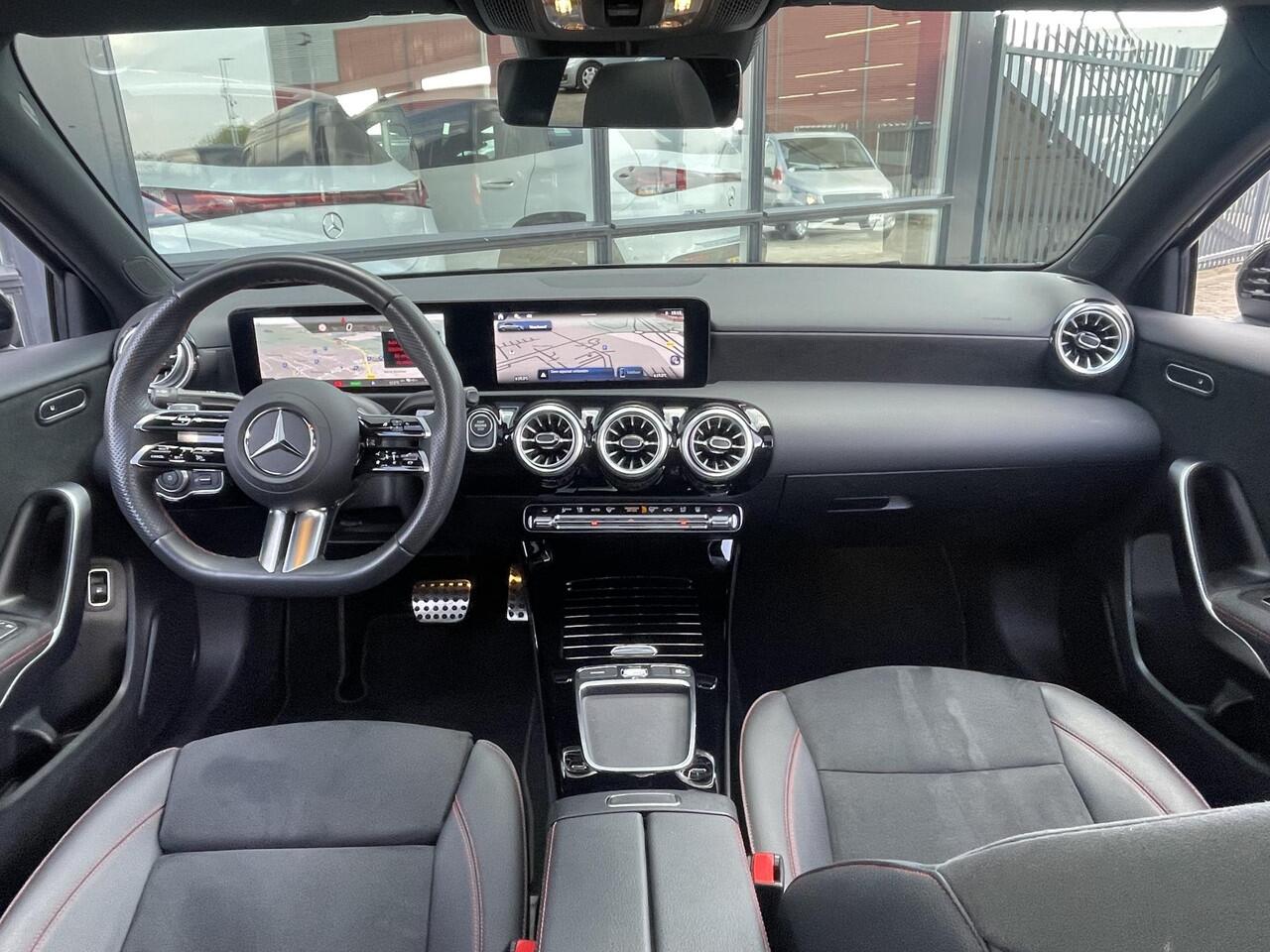 Mercedes-Benz A-KLASSE 250 e AMG | Panoramadak