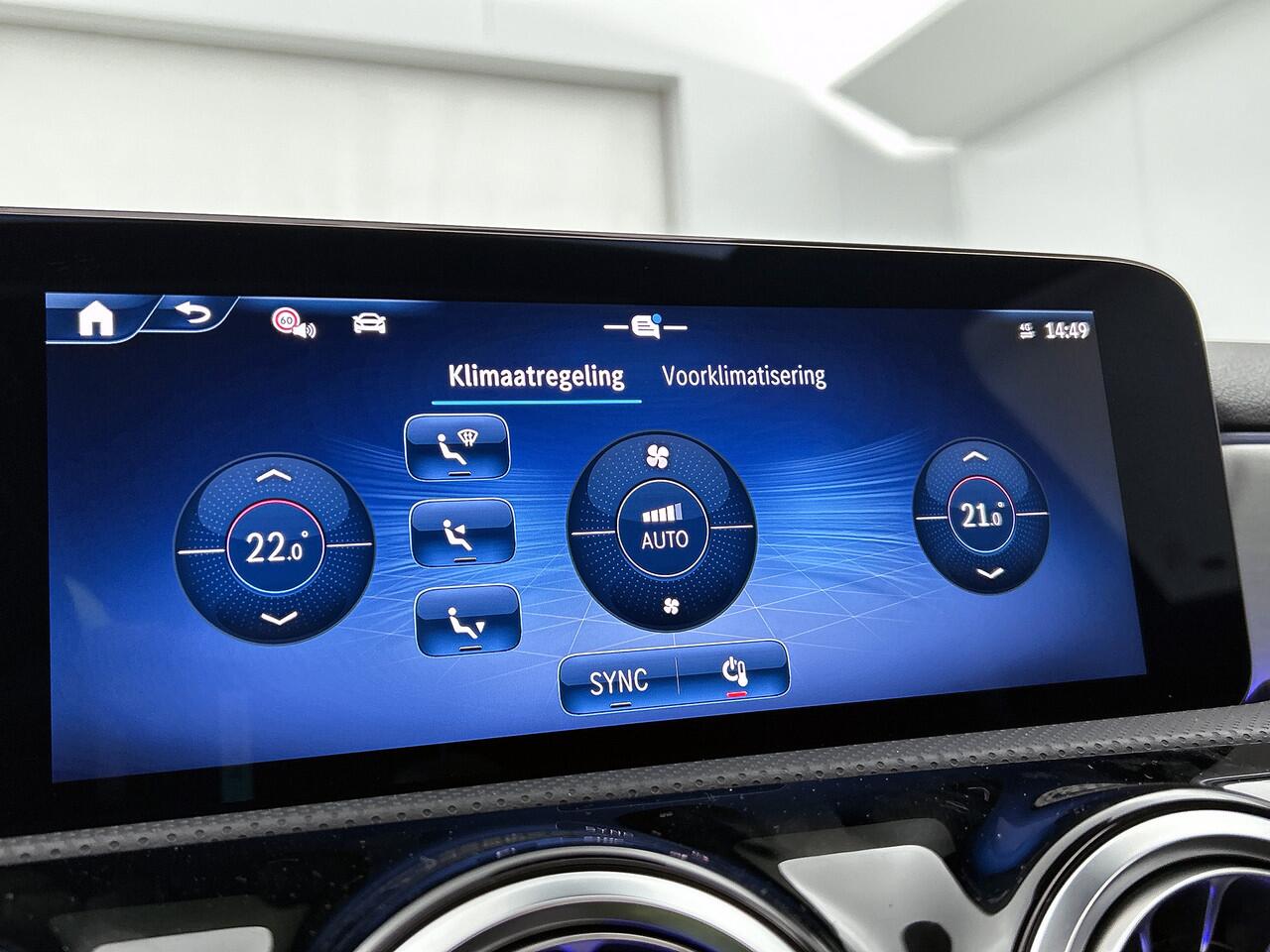 Mercedes-Benz A-KLASSE 250 e Business Solution AMG | AMG Line Plus pakket | Antidiefstalpakket URBAN GUARD PLUS | Smartphone-integratie | Head-up display | Panoramaschuifdak | Nightpakket | Sierdelen aluminium |