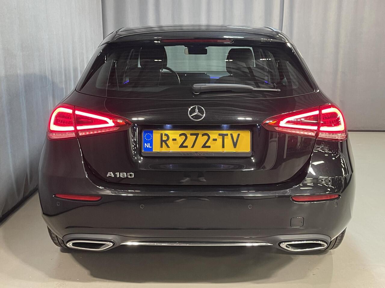 Mercedes-Benz A-KLASSE 180 Advantage 17"/Sfeerverlichting/LED/Climate/Stoelverwarming/Apple Carplay & Android Auto