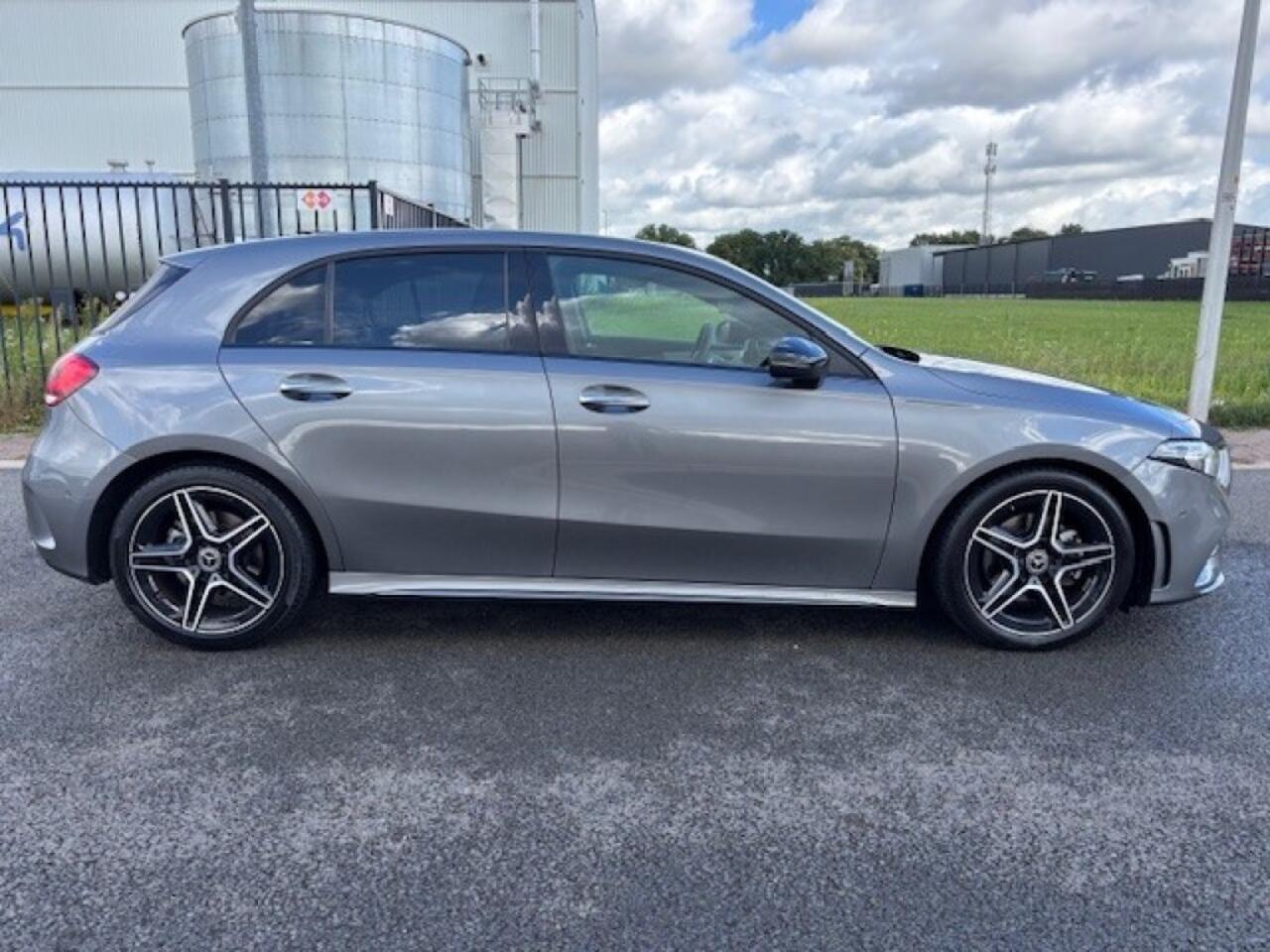Mercedes-Benz A-KLASSE 200 AMG line