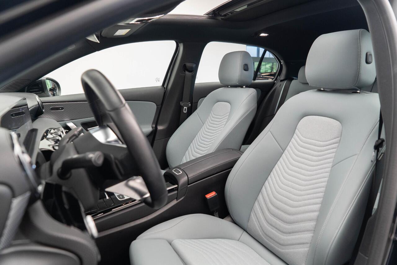 Mercedes-Benz A-KLASSE 250e Business Solution |Pano|Dodehoek|Unieke Bekleding|