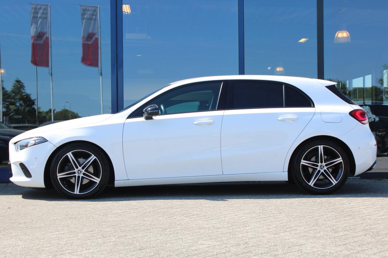 Mercedes-Benz A-KLASSE 180d AUT7 Launch Edition Premium Night LEDER WIDESCREEN CAMERA NAVI 18''