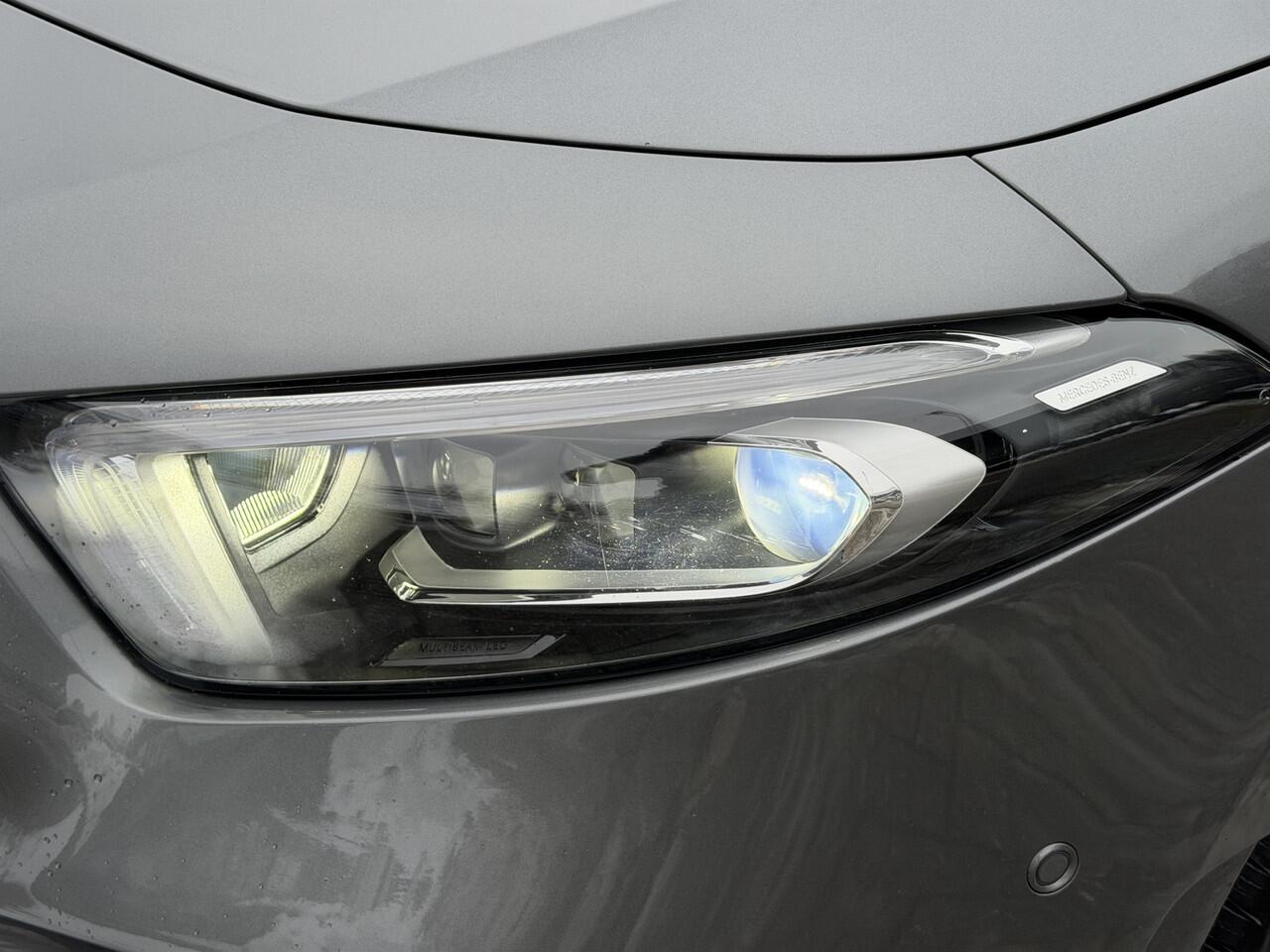 Mercedes-Benz A-KLASSE 180 AMG Pano-Dak | Trekhaak | Memory | Carplay | Camera |