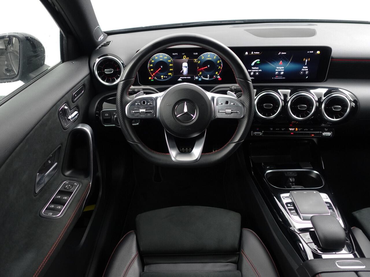 Mercedes-Benz A-KLASSE AMG 35 4MATIC Premium Plus- Burmester Surround, Stoel Memory, Zitcomfort, Dealer Onderhouden