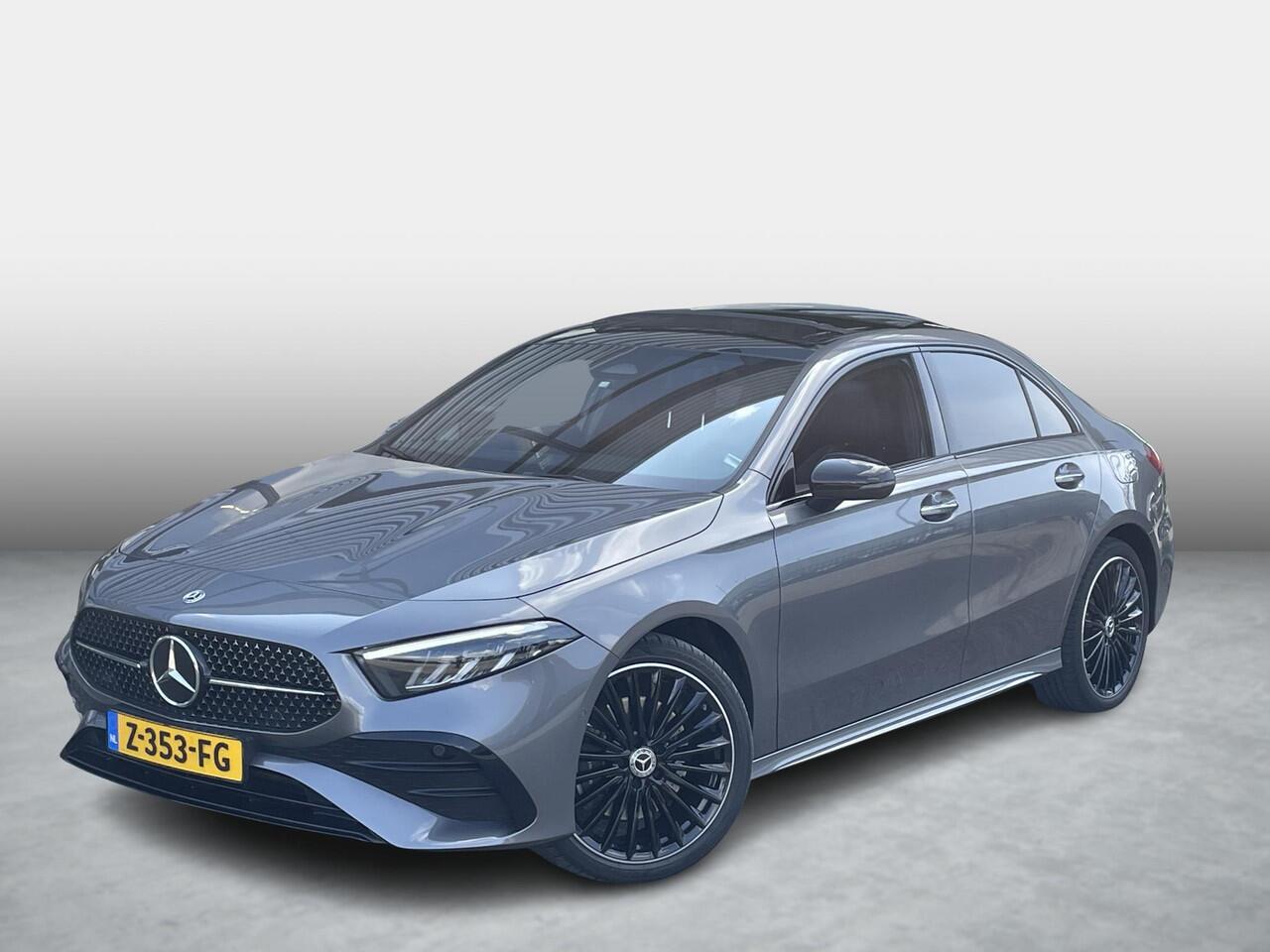 Mercedes-Benz A-KLASSE 250 e AMG | Panoramadak