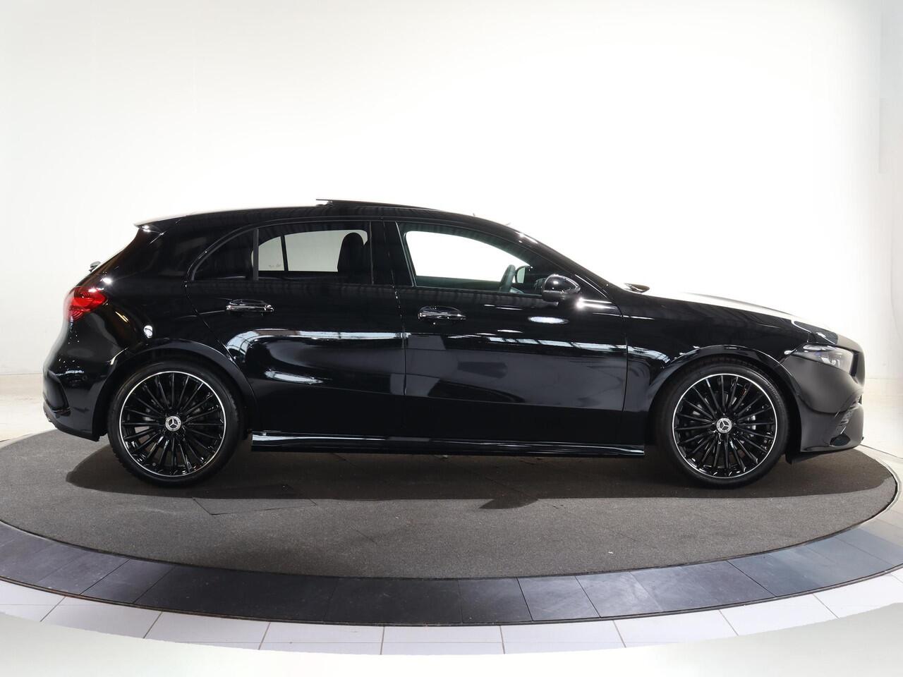 Mercedes-Benz A-KLASSE 180 Business Solution AMG | Panoramaschuifdak | Premium plus | Head-Up | Stoelverwarming | Achteruitrijcamera | MULTIBEAM LED |