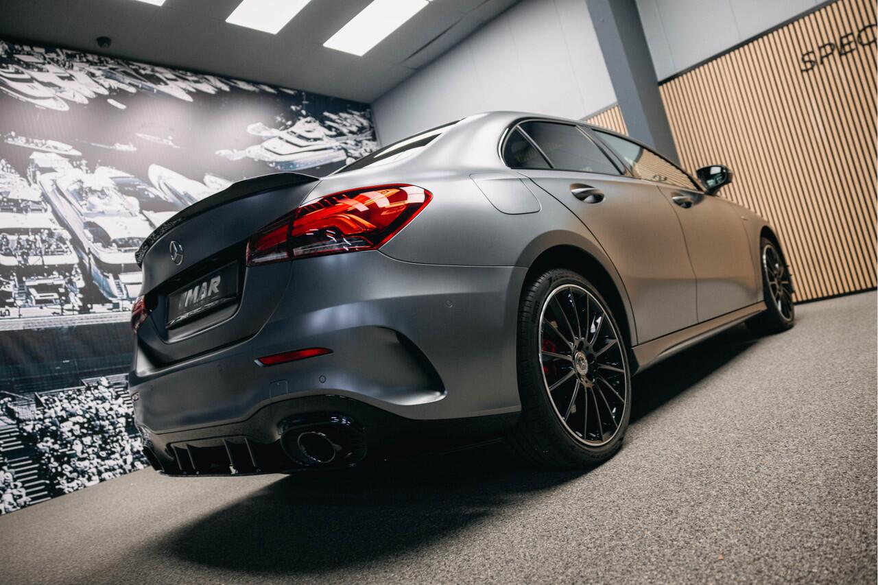 Mercedes-Benz A-KLASSE 250 e | Burmester | Pano | Hybride | Matte Grijs | Head-Up | Stoelverwarming |