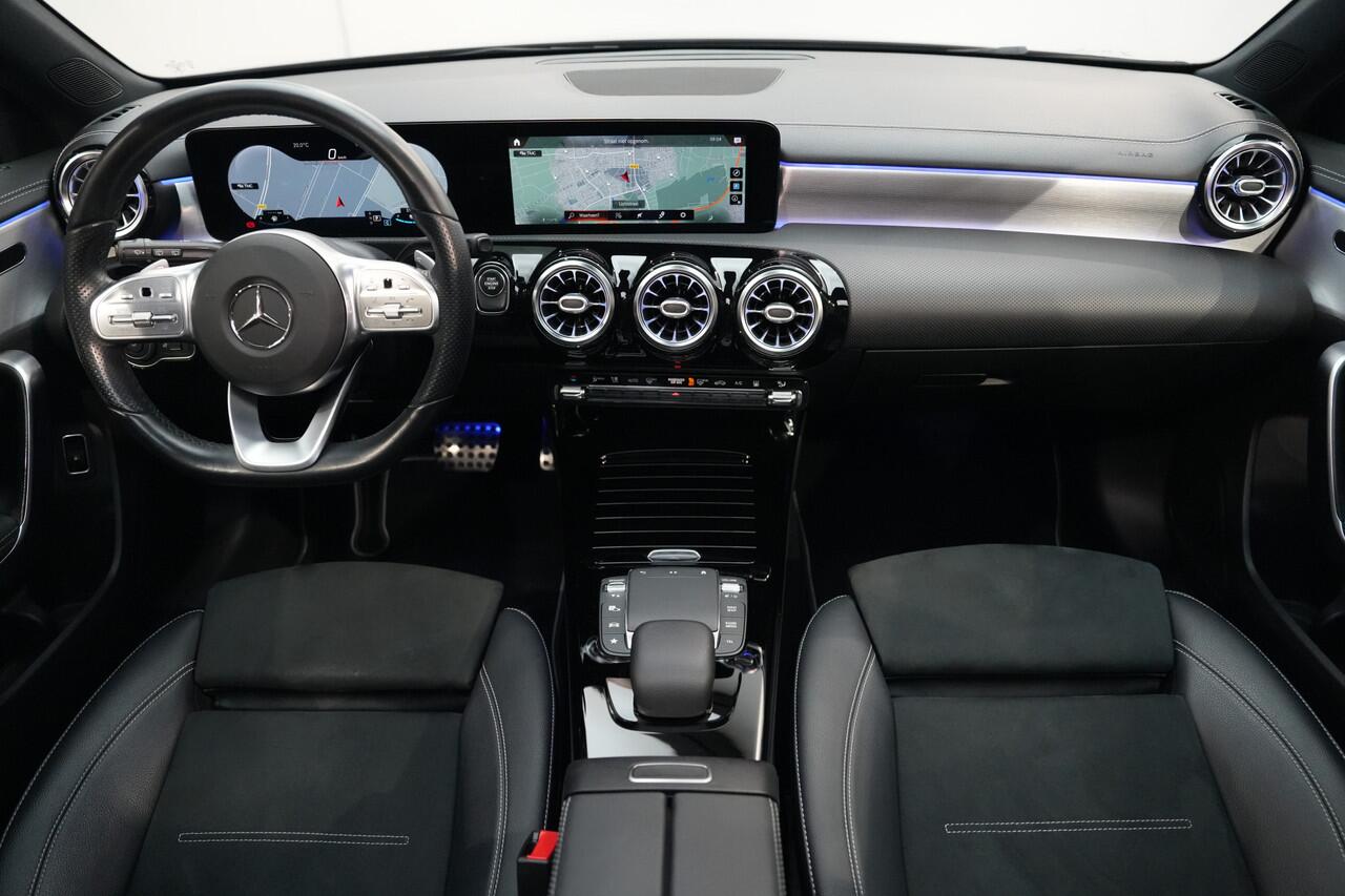 Mercedes-Benz A-KLASSE 250 e AMG MAGNO MAT ? PANO ? NIGHT ? CAMERA ? SFEER ? MBUX-HIGH END