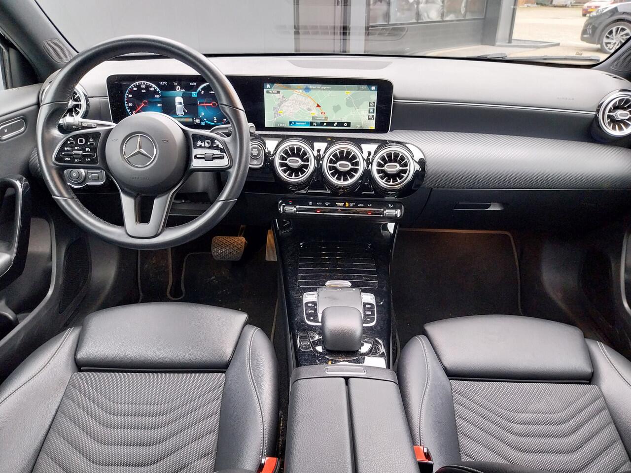 Mercedes-Benz A-KLASSE 180 d AUTOMAAT 1e EIGENAAR WIDESCREEN CAMERA PARK ASSIST HALF LEER LED NAVI CRUISE ECC