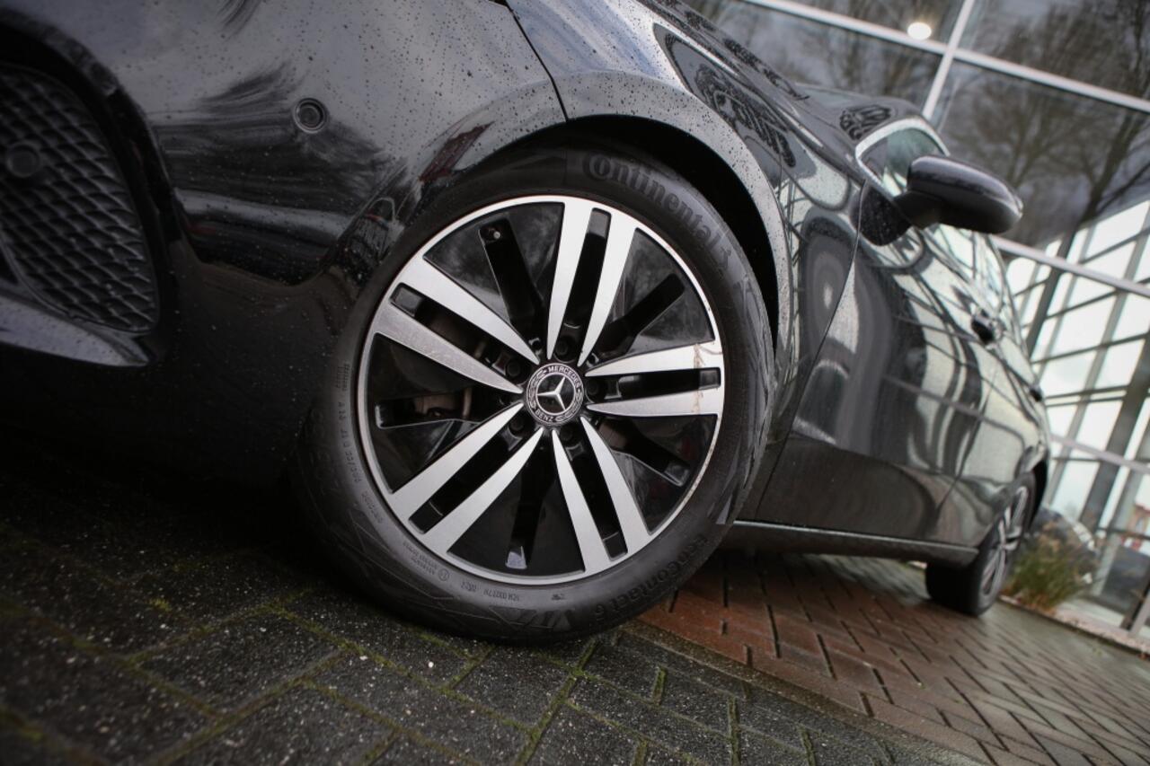 Mercedes-Benz A-KLASSE 200 Progressive | Navigatie | Achteruitrijcamera | Stoelverwarmi