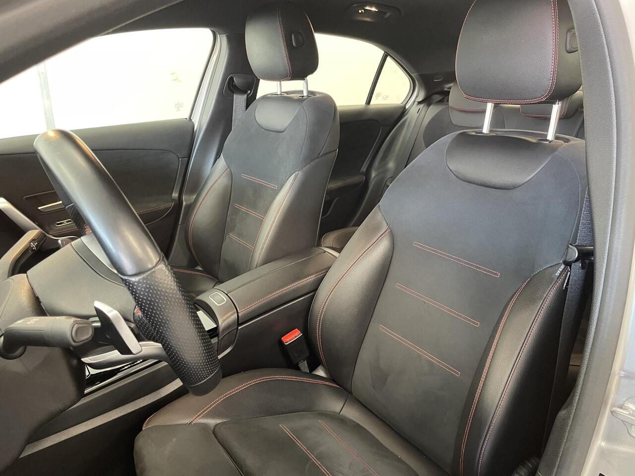 Mercedes-Benz A-KLASSE 200 AMG-Line | TREKHAAK | CAMERA | SFEERVERLICHTING | WIDESCREEN |