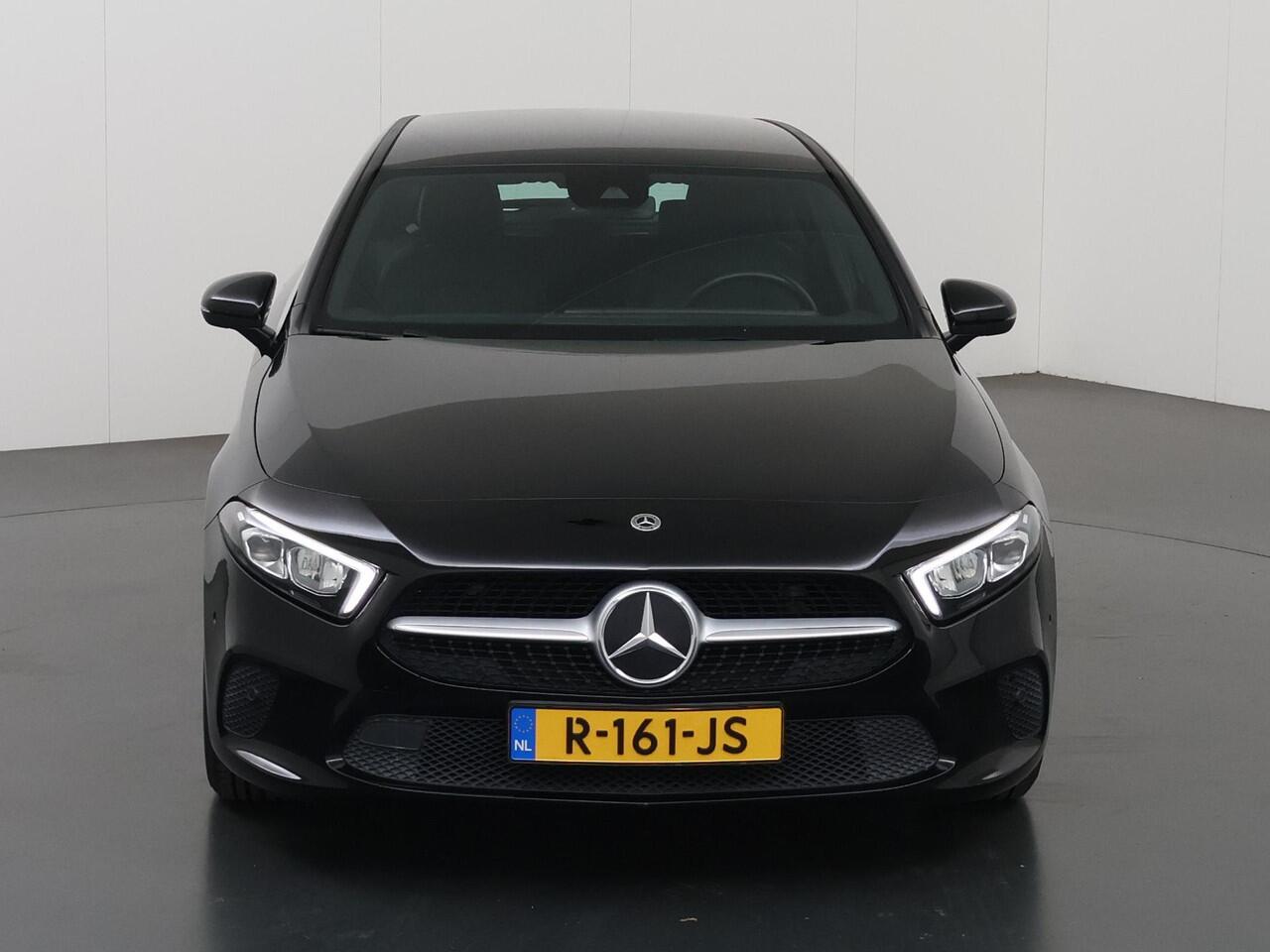 Mercedes-Benz A-KLASSE 180 Business Solution Luxury | Stoelverwarming | Achteruitrijcamera | Sfeerverlichting |