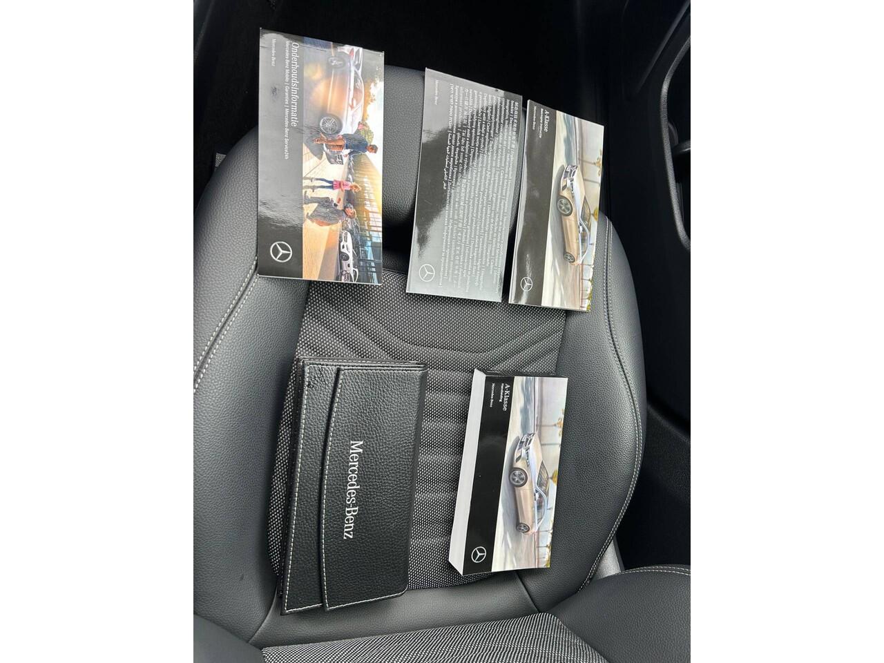 Mercedes-Benz A-KLASSE 200 Business Solution Zwarte Hemel/ Leer/Camera Nieuwstaat!