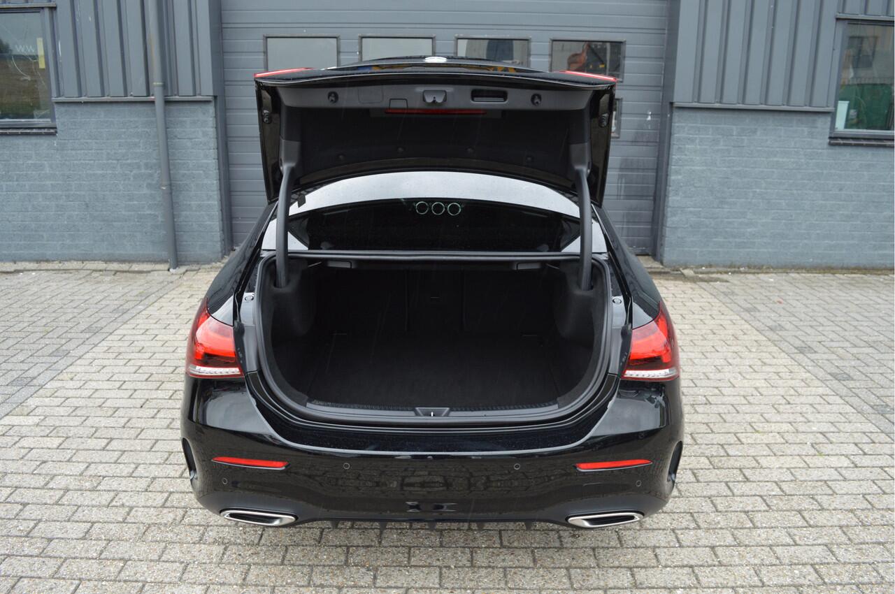 Mercedes-Benz A-KLASSE 180 Business Solution AMG | CAMERA | SFEERVERLICHTING |