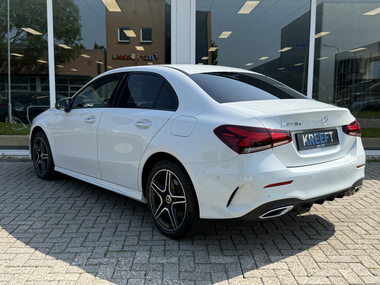 Mercedes-Benz A-KLASSE 250 e Business Solution AMG Camera | Dubbele klok