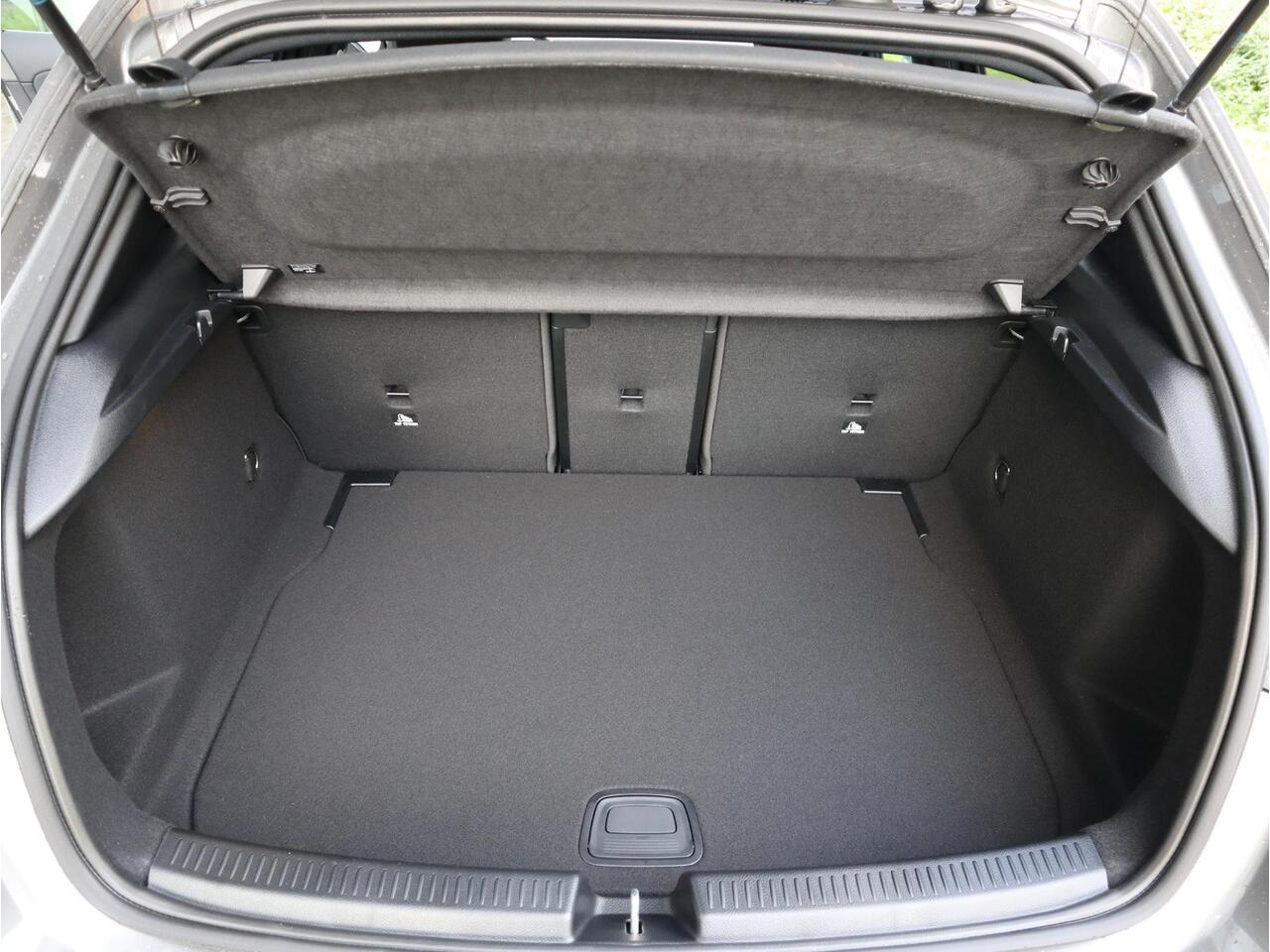 Mercedes-Benz A-KLASSE 180 Star Edition AMG Line