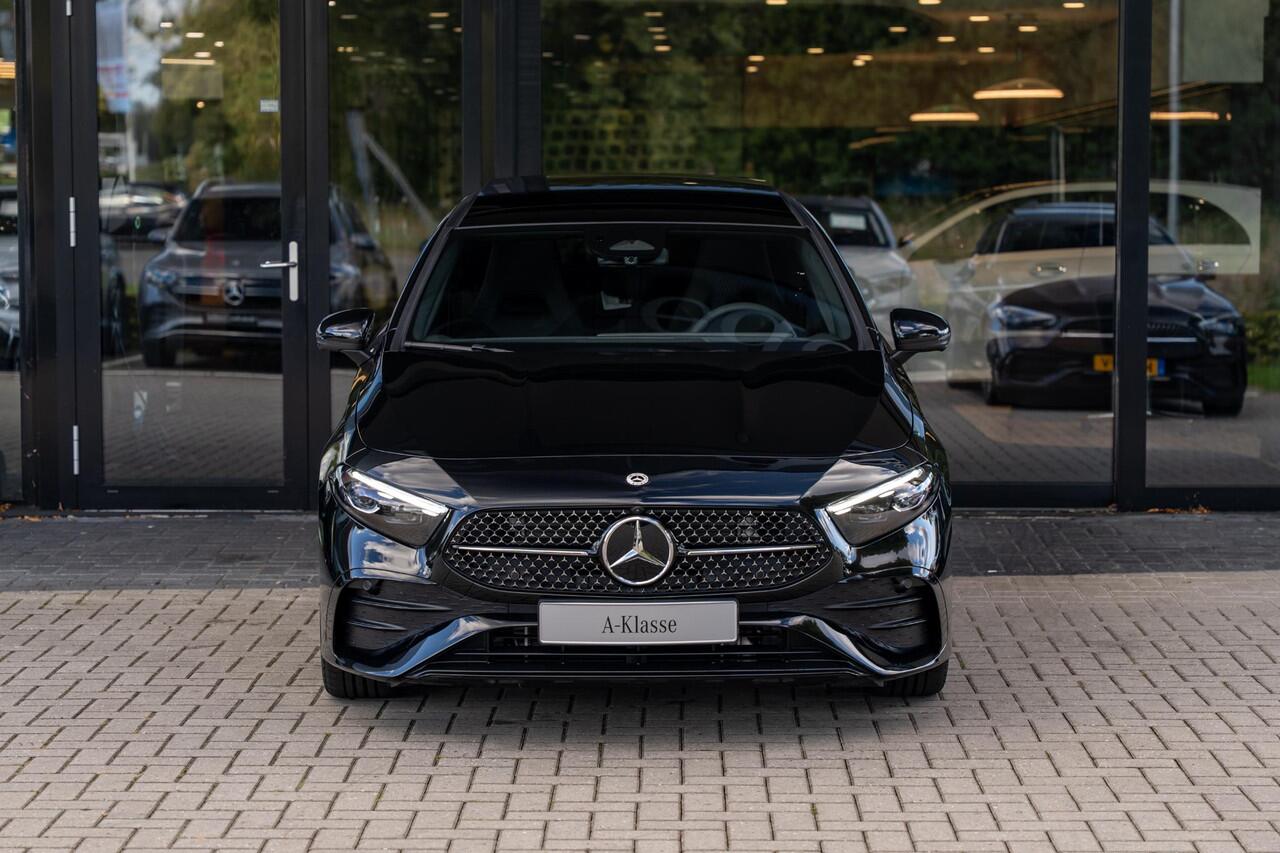 Mercedes-Benz A-KLASSE 180 Business Solution AMG | Panoramaschuifdak | Premium Plus | Nightpakket | 19"Multispaak AMG velgen | Stoelverwarming | 360° camera | Head-up display |