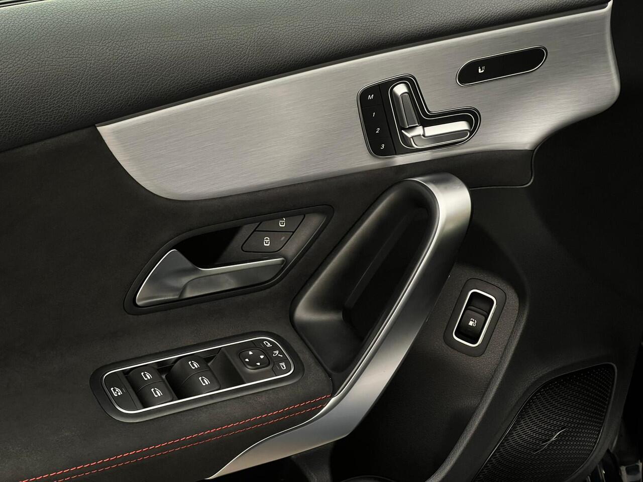 Mercedes-Benz A-KLASSE 250 e Business Solution AMG Limited NL-AUTO | PANO| SFEEVERL | CAMERA | MEMORY |