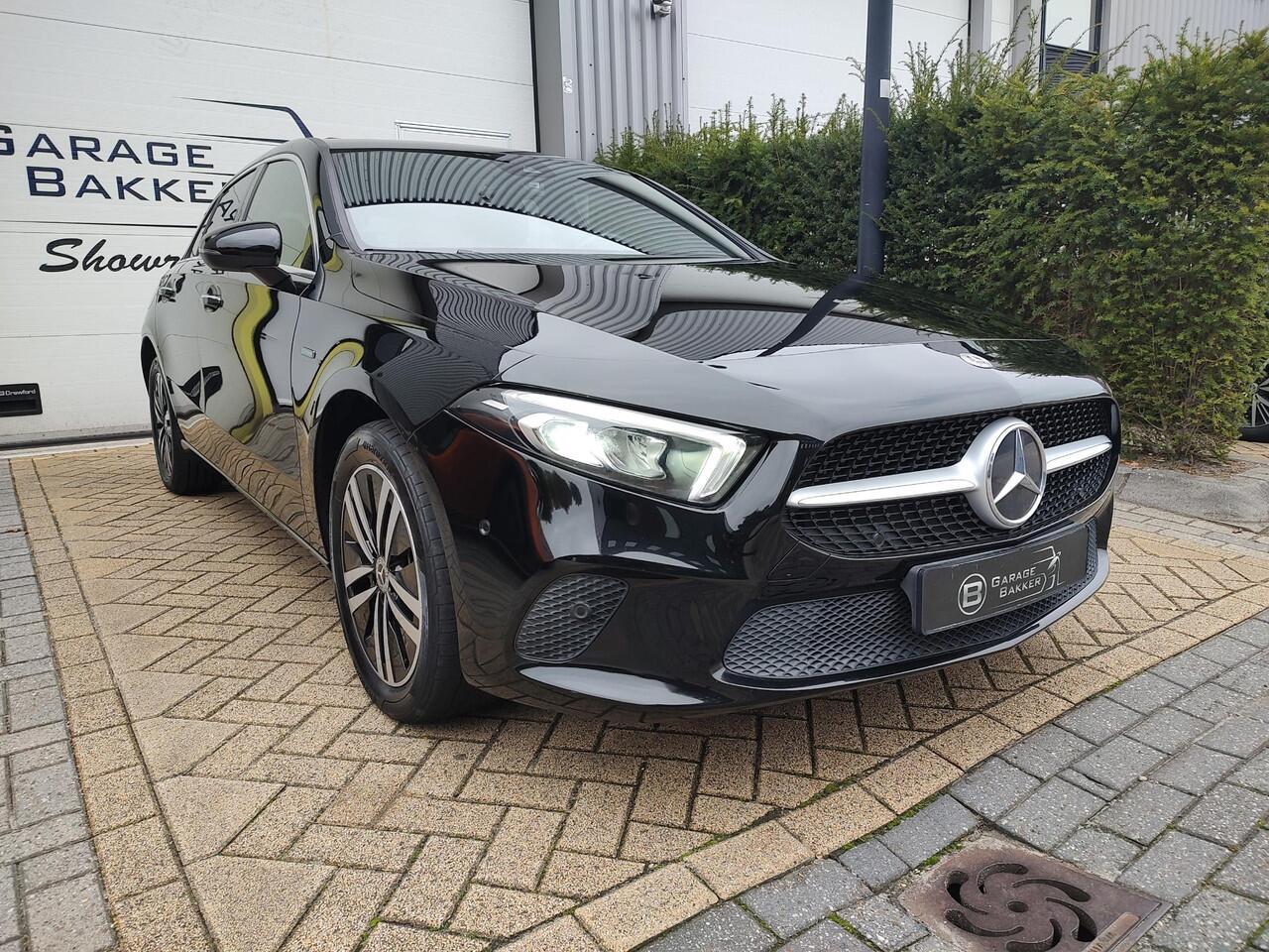Mercedes-Benz A-KLASSE 250 e Business Line Plug-In Trekhaak Leder Carplay Navi Led 360-Camera Widescreen