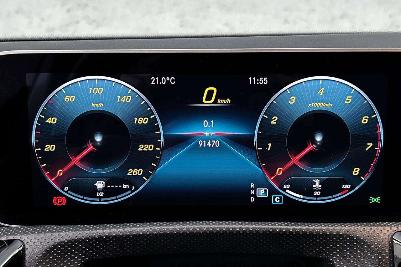 Mercedes-Benz A-KLASSE 180 Business Solution AMG | Camera | Cruise control | Stoelverwarming | Digitaal display