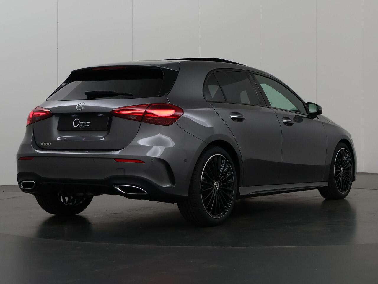 Mercedes-Benz A-KLASSE 180 Business Solution AMG | Elektrisch bedienbaar panorama-dak | Achteruitrijcamera | 19inch Multispaak velgen | Mulitbeam koplampen