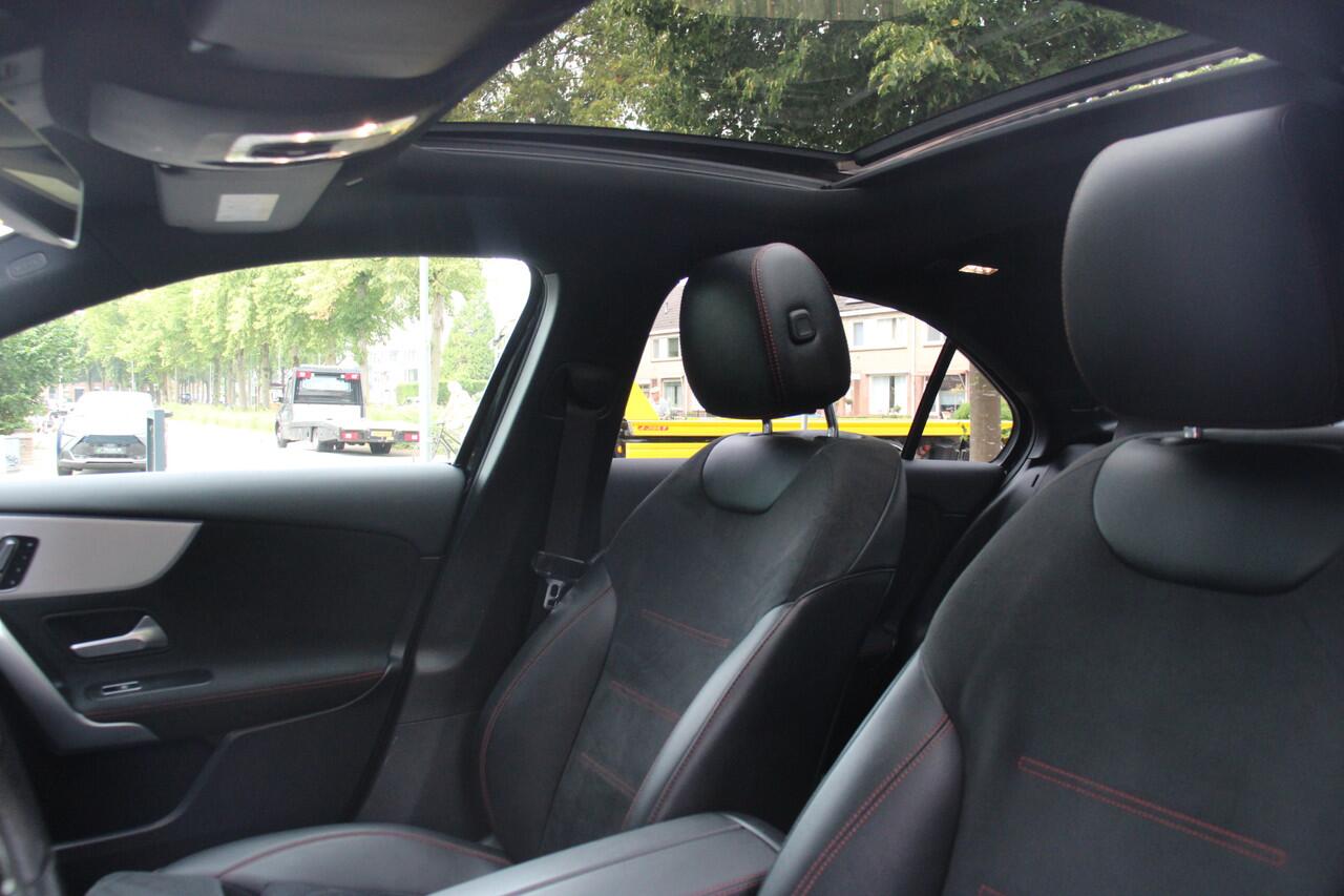 Mercedes-Benz A-KLASSE 250 e Business Solution AMG Limited Night Pakket/Navi/Camera/Keyless/Memory/Panoramadak/sfeerverlichting/H-leder/19Inch