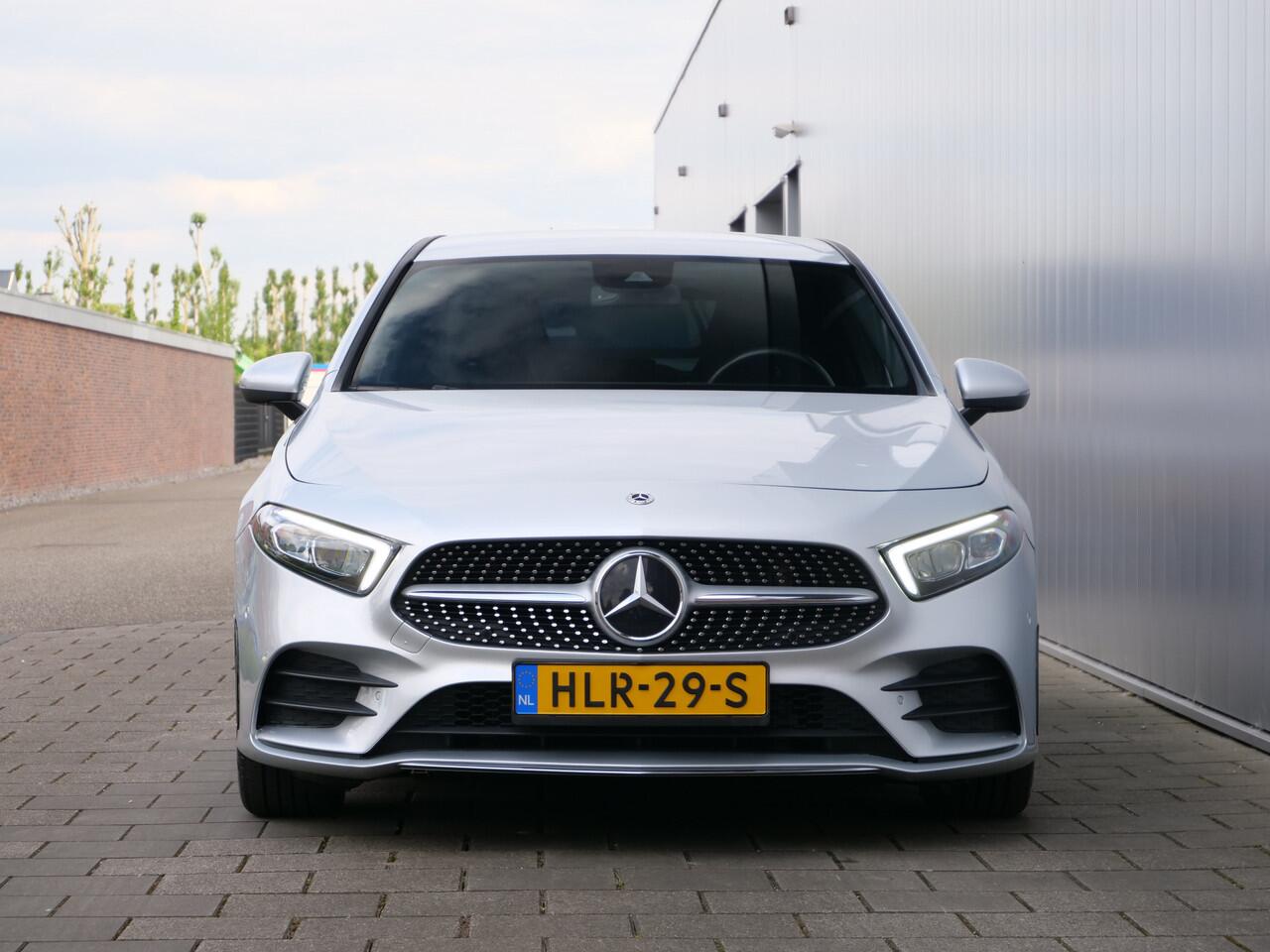 Mercedes-Benz A-KLASSE 200 164pk Business Solution AMG AUTOMAAT AMG-styling / LED-koplampen / Camera
