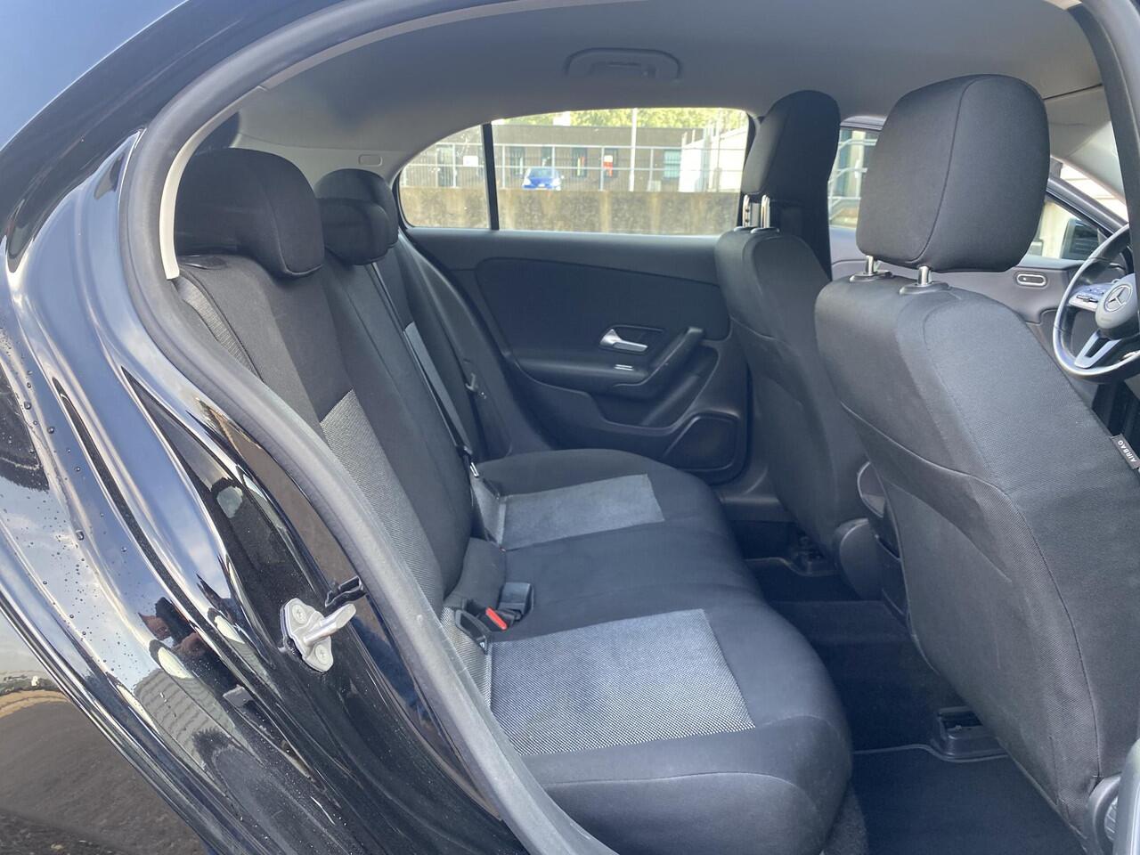 Mercedes-Benz A-KLASSE 180 Business Solution