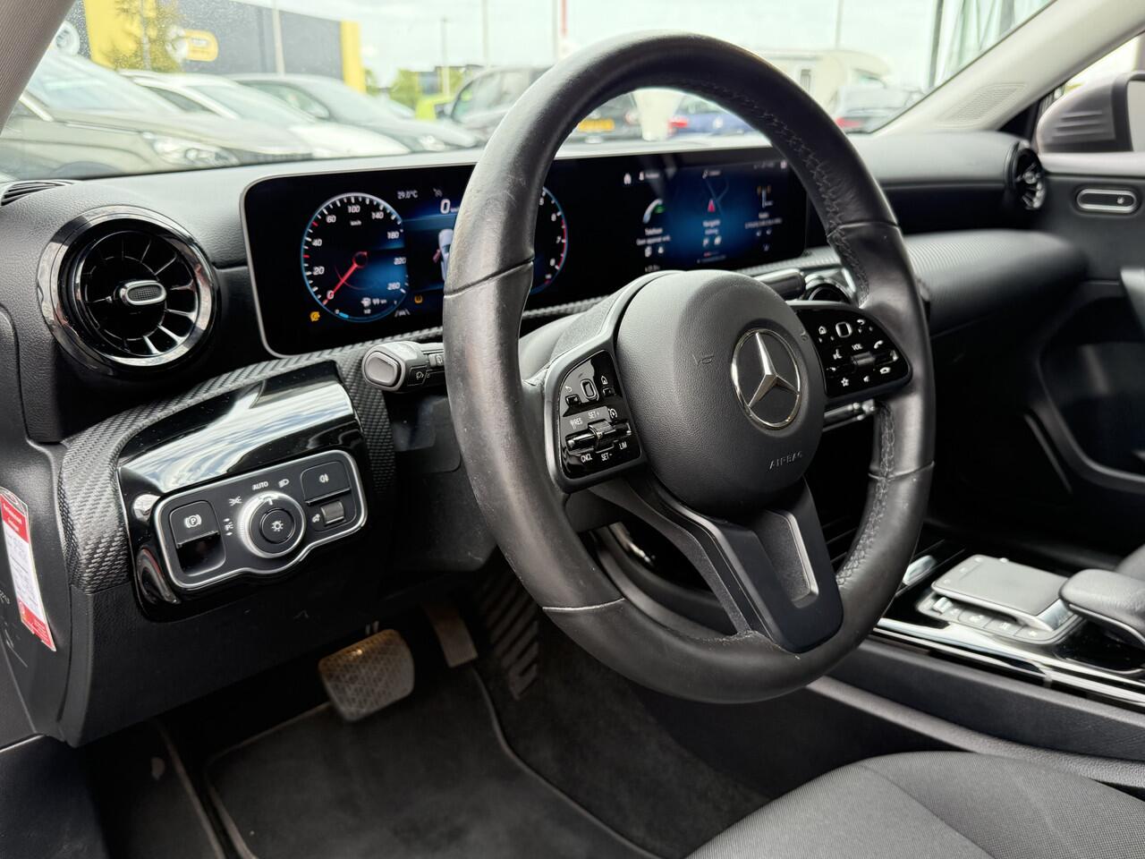Mercedes-Benz A-KLASSE BWJ 2020 180 136 PK Business Solution AUTOMAAT | TREKHAAK | STOELVERW. | FULL LED | CAMERA | CARPLAY + ANDROID | NAVI | CLIMA | CRUISE | LMV | PDC