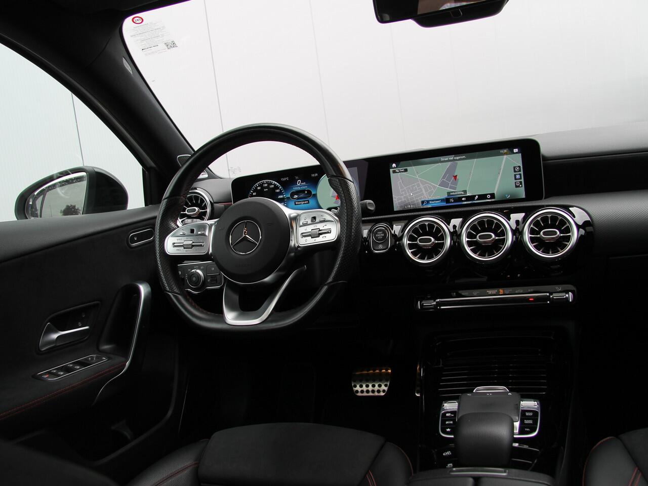 Mercedes-Benz A-KLASSE A35 AMG 306pk 4MATIC | Pano | Burmester