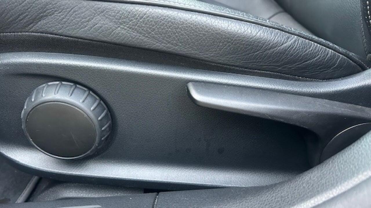 Mercedes-Benz A-KLASSE 200 AMG-LINE NAVIGATIE WIDESCREEN, APPLE CARPLAY, DAB RADIO, LEER, STOELVERWARMING, AMBIËNTEVERLICHTING, ELEC. PANORAMADAK, DISTRONIC, DODEHOEK+SPOORASSIST, PARKEERHULP V/A, ACHTERUITRIJCAMERA, LED LICHT, 19"AMG-VELGEN, ENZ. ENZ. FULL OPTIONS!!