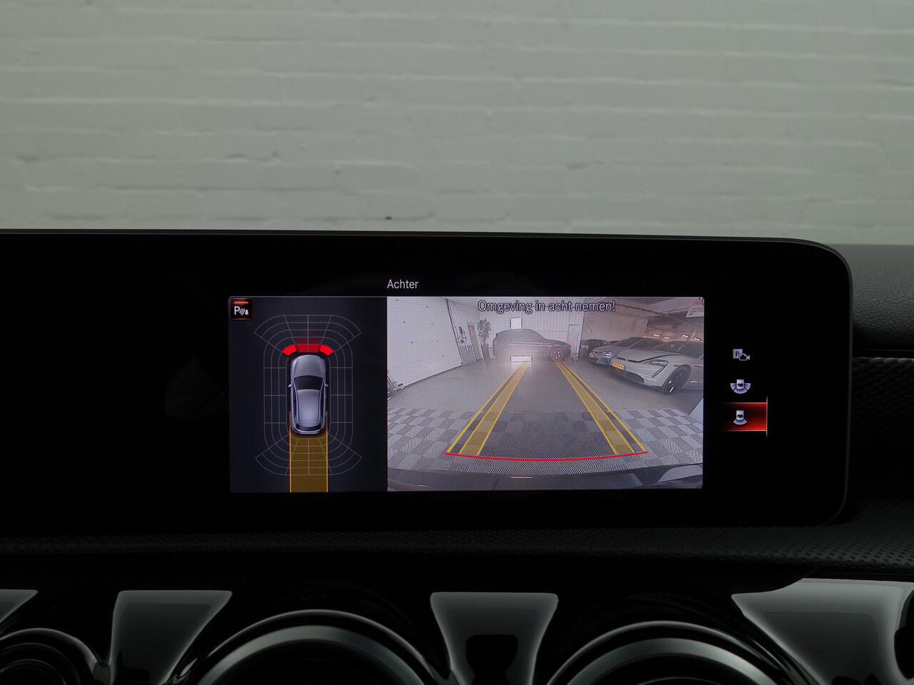 Mercedes-Benz A-KLASSE 220 AMG Prestige Plus Aut- Memory Seats, Camera, Park Assist, Leder Interieur, Xenon Led, Keyless, Zitcomfort