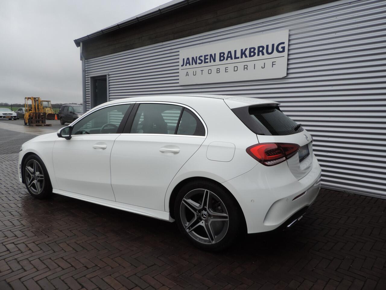 Mercedes-Benz A-KLASSE 180 Business Solution AMG Upgrade auto is nieuw zeer mooi