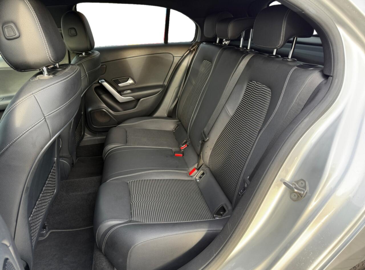 Mercedes-Benz A-KLASSE 250 e I LED I Widescreen I Half-leder I Keyless