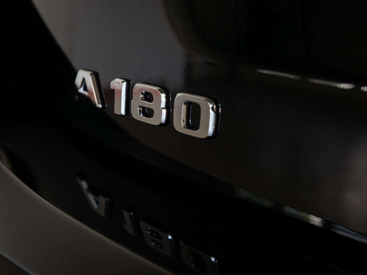 Mercedes-Benz A-KLASSE Hatchback 180 Business Solution AMG