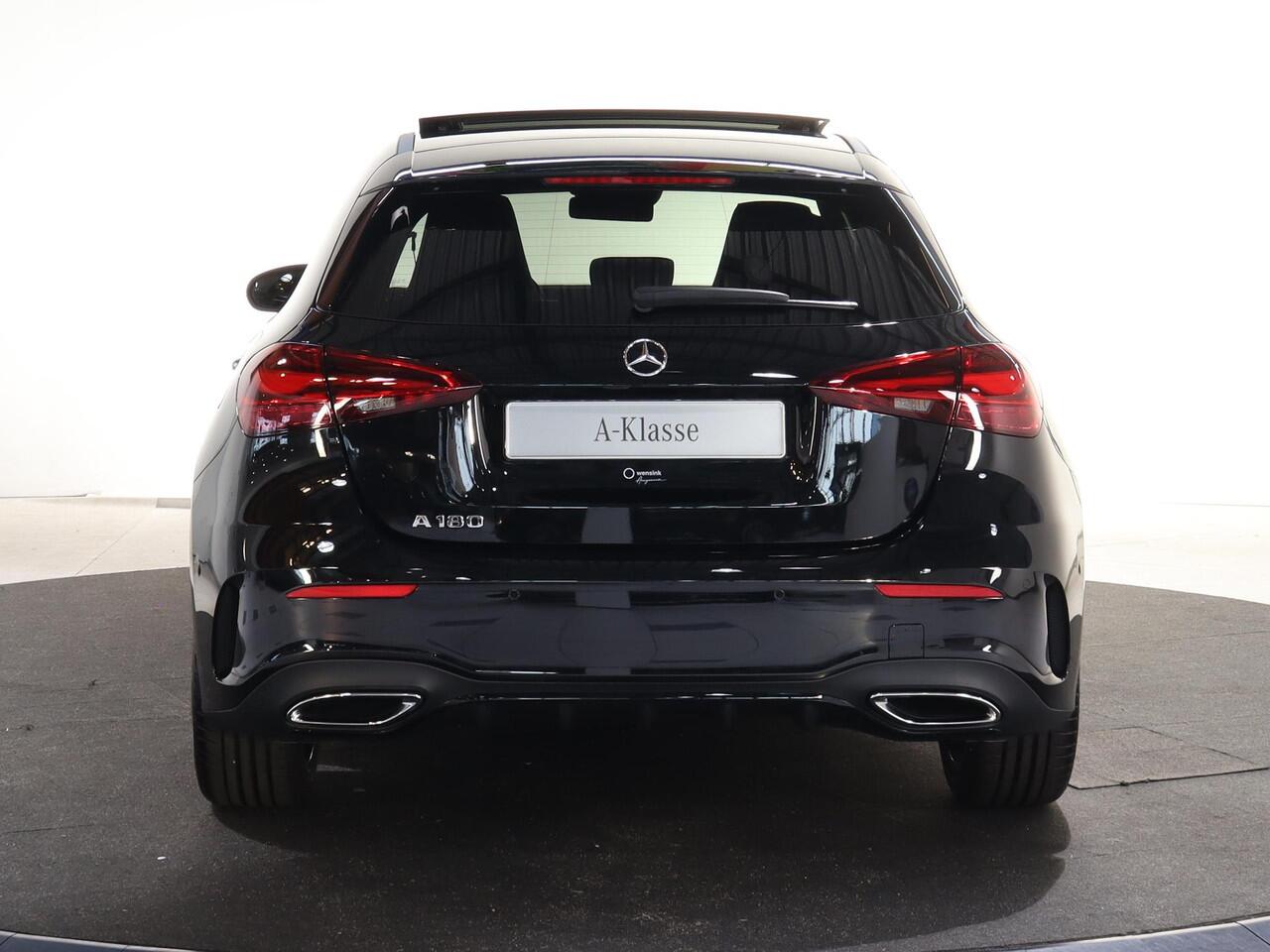 Mercedes-Benz A-KLASSE 180 Business Solution AMG | Panoramaschuifdak | Premium plus | Head-Up | Stoelverwarming | Achteruitrijcamera | MULTIBEAM LED |