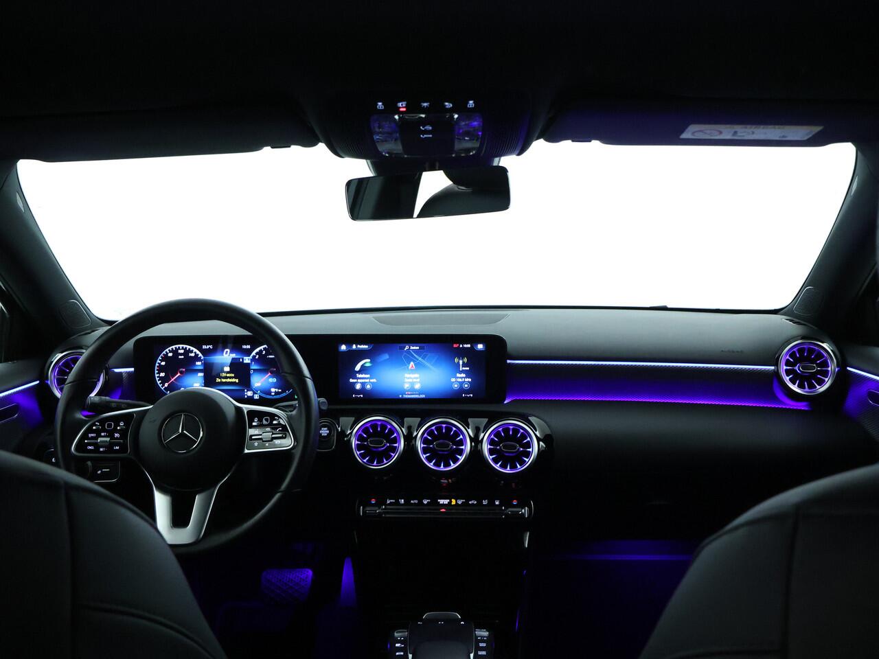 Mercedes-Benz A-KLASSE 250 e Business Solution Luxury Limited | Trekhaak | Sfeerverlichting | Inclusief 24 maanden MB Certified garantie voor Europa.