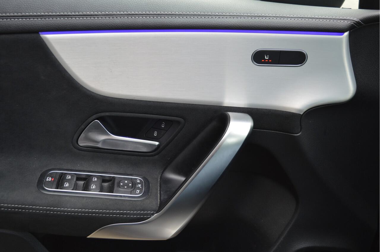 Mercedes-Benz A-KLASSE 180 Business Solution AMG | PANO | CAMERA | SFEERVERLICHTING |