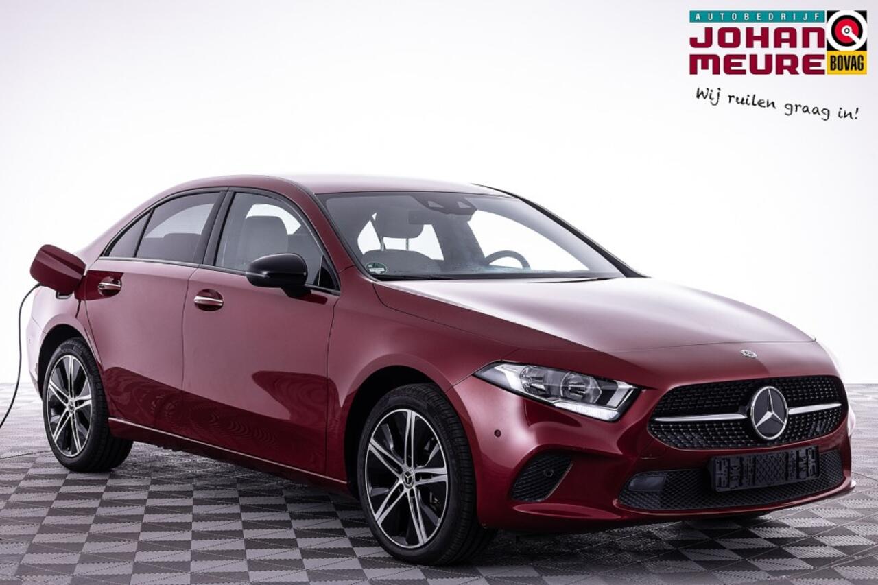Mercedes-Benz A-KLASSE 250 e Limousine Luxury Line Automaat | LEDER | CARPLAY | PHEV |