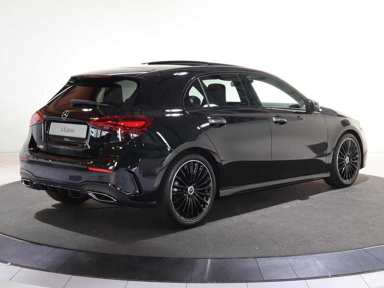 Mercedes-Benz A-KLASSE 180 Business Solution AMG | Panoramaschuifdak | Premium plus | Head-Up | Stoelverwarming | Achteruitrijcamera | MULTIBEAM LED |