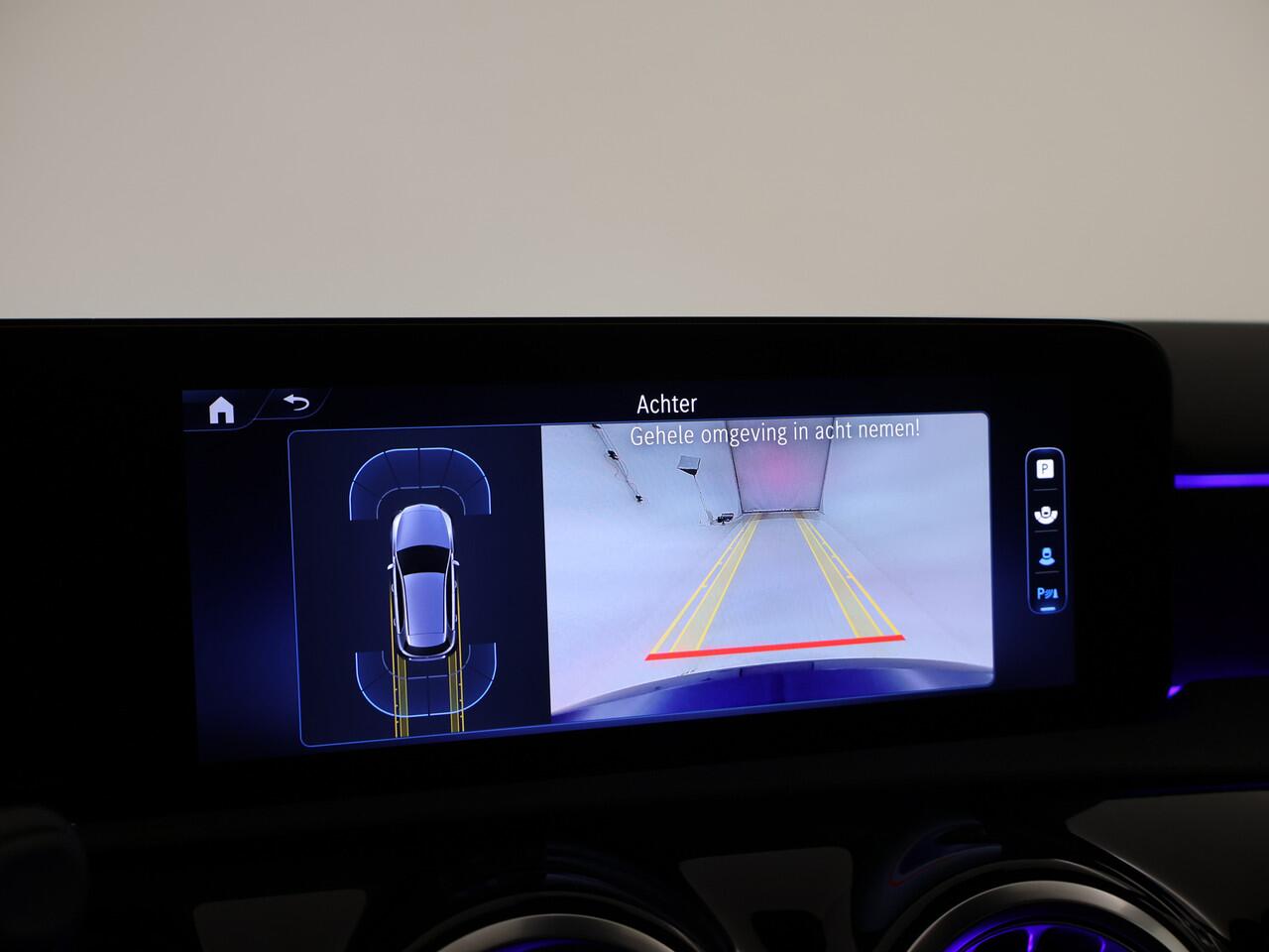 Mercedes-Benz A-KLASSE 250 e Star Edition AMG Line | Nightpakket | Distronic | Antidiefstalpakket URBAN GUARD PLUS | Dodehoekassistent | Panoramaschuifdak | Parkeerpakket met achteruitrijcamera | KEYLESS GO |