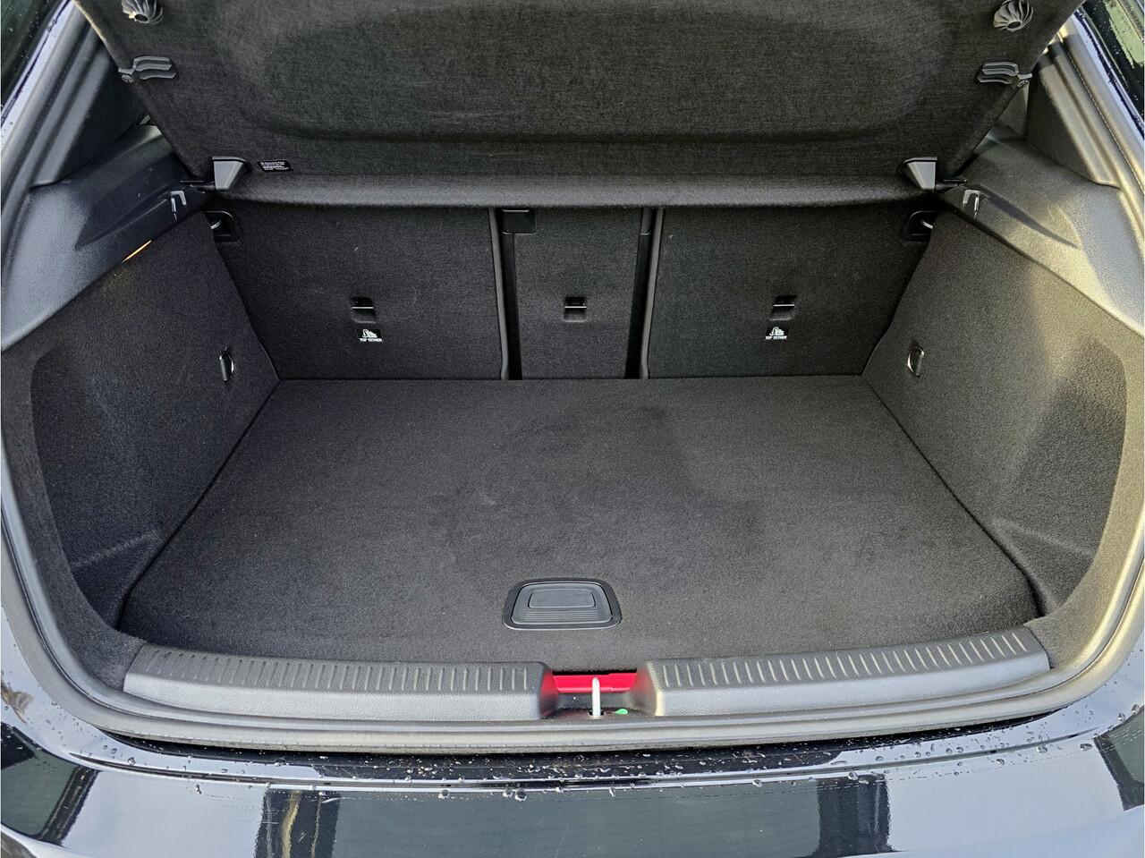 Mercedes-Benz A-KLASSE 250 e Star Edition AMG Line - 165 Pk - Euro 6 - Navi - Sfeerverlichting