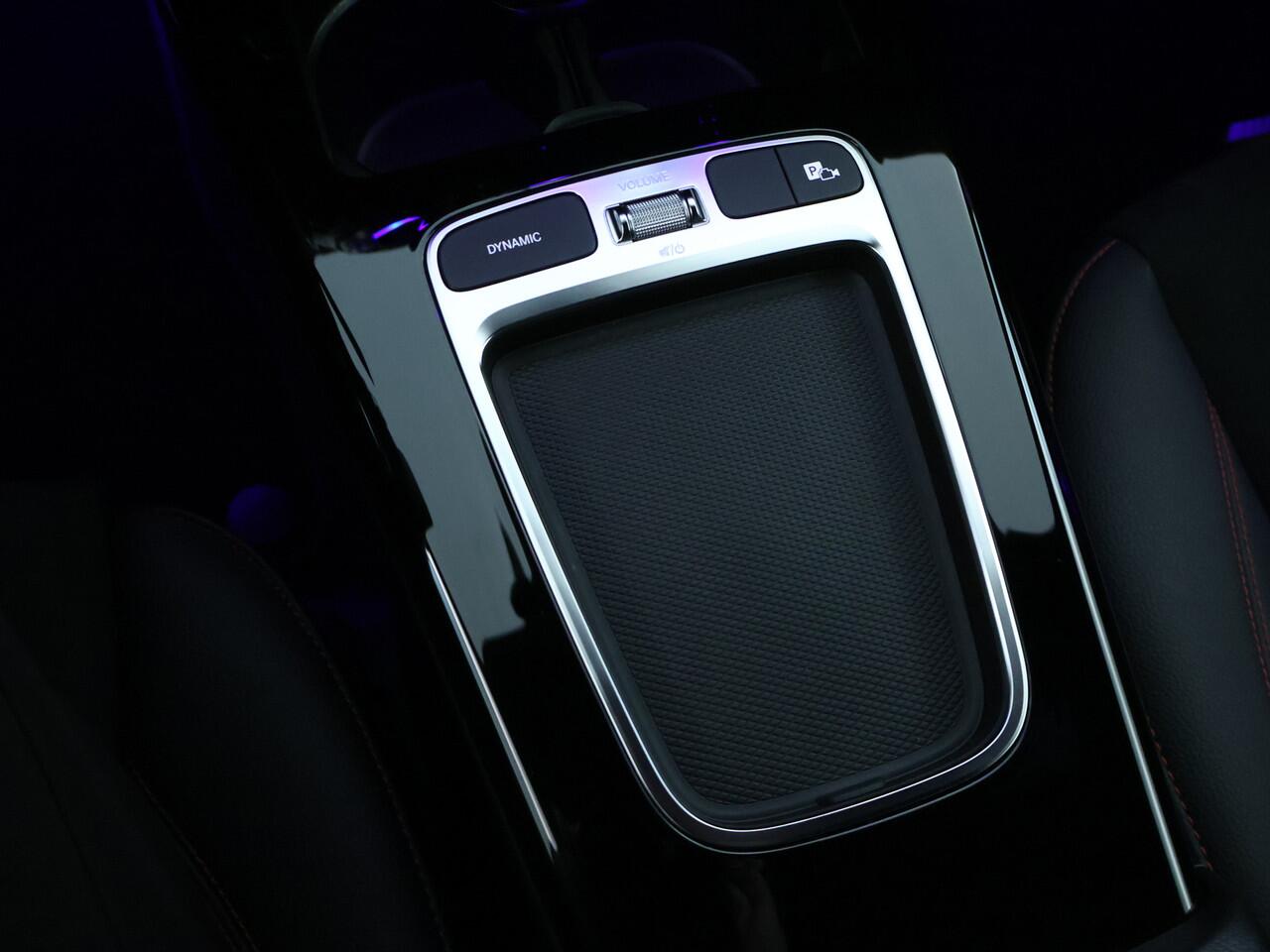 Mercedes-Benz A-KLASSE 250 e AMG Plug-In Hybride | AMG Line Advanced Plus | Night Pakket | Trekhaak | Sfeerverlichting | Stuur en Stoelverwarming | Inclusief 24 maanden MB Certified garantie voor Europa.