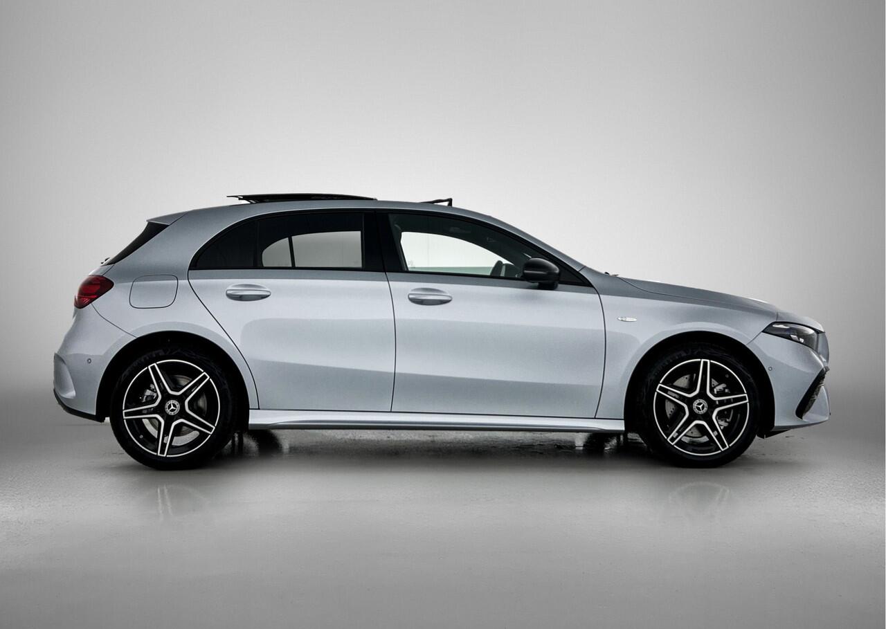 Mercedes-Benz A-KLASSE 250 e Business Solution AMG | Nightpakket | Parkeerpakket met achteruitrijcamera | KEYLESS GO | Spiegelpakket | EASY PACK achterklep | Extra USB-poorten | Sfeerverlichting | MULTIBEAM LED |