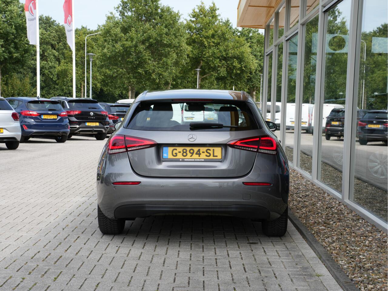 Mercedes-Benz A-KLASSE 180 Business Solution Automaat | Navigatie | Android/Apple Carplay