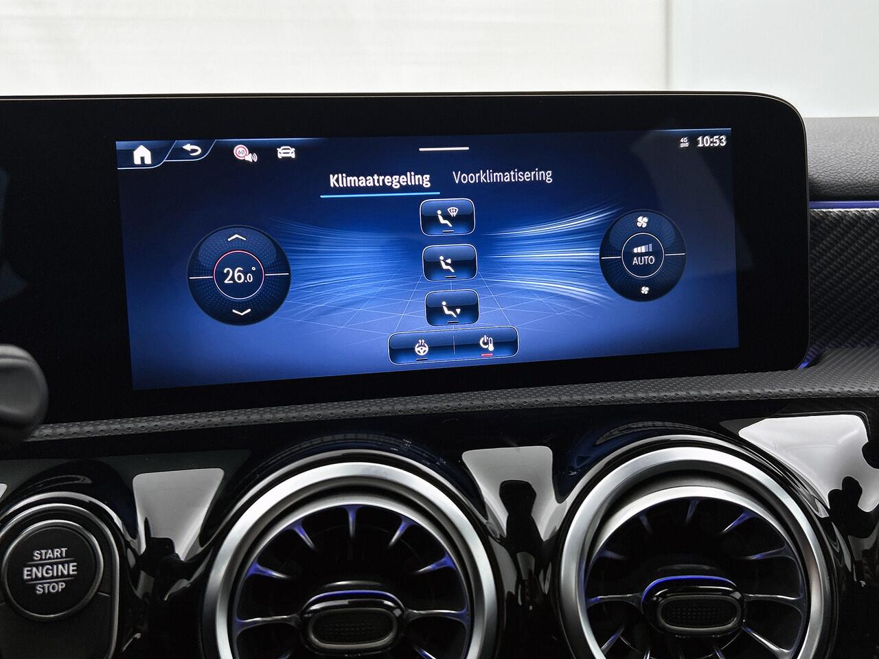 Mercedes-Benz A-KLASSE 250 e Progressive Plug-In Hybride | Panoramadak | Sfeerverlichting | Memory | Keyless Go | Stuur en Stoelverwarming. Inclusief 24 maanden Mercedes-Benz Certified garantie voor Europa.