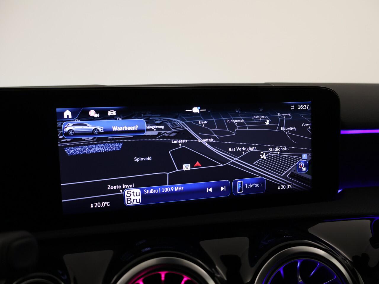 Mercedes-Benz A-KLASSE 250 e Star Edition AMG Line | Nightpakket | Distronic | Antidiefstalpakket URBAN GUARD PLUS | Dodehoekassistent | Panoramaschuifdak | Parkeerpakket met achteruitrijcamera | KEYLESS GO |