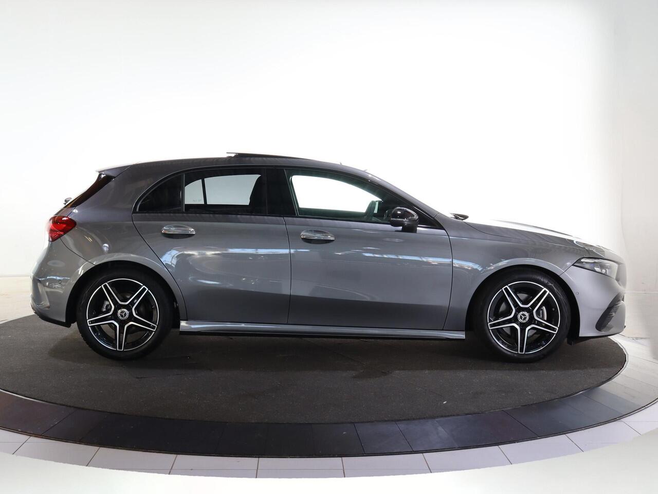 Mercedes-Benz A-KLASSE 180 Business Solution AMG | Night | Panoramaschuifdak | Premium plus | Head-Up | Stoelverwarming | 360 camera | MULTIBEAM LED |